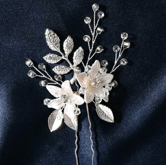 New Bead and Flower Decor Bridal Hair Pin - Picture 2 of 3